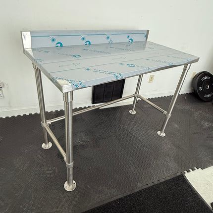 Dog Grooming table 48”x24”. Made In Canada