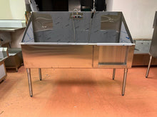 Load image into Gallery viewer, Standard Grooming Tub with Door